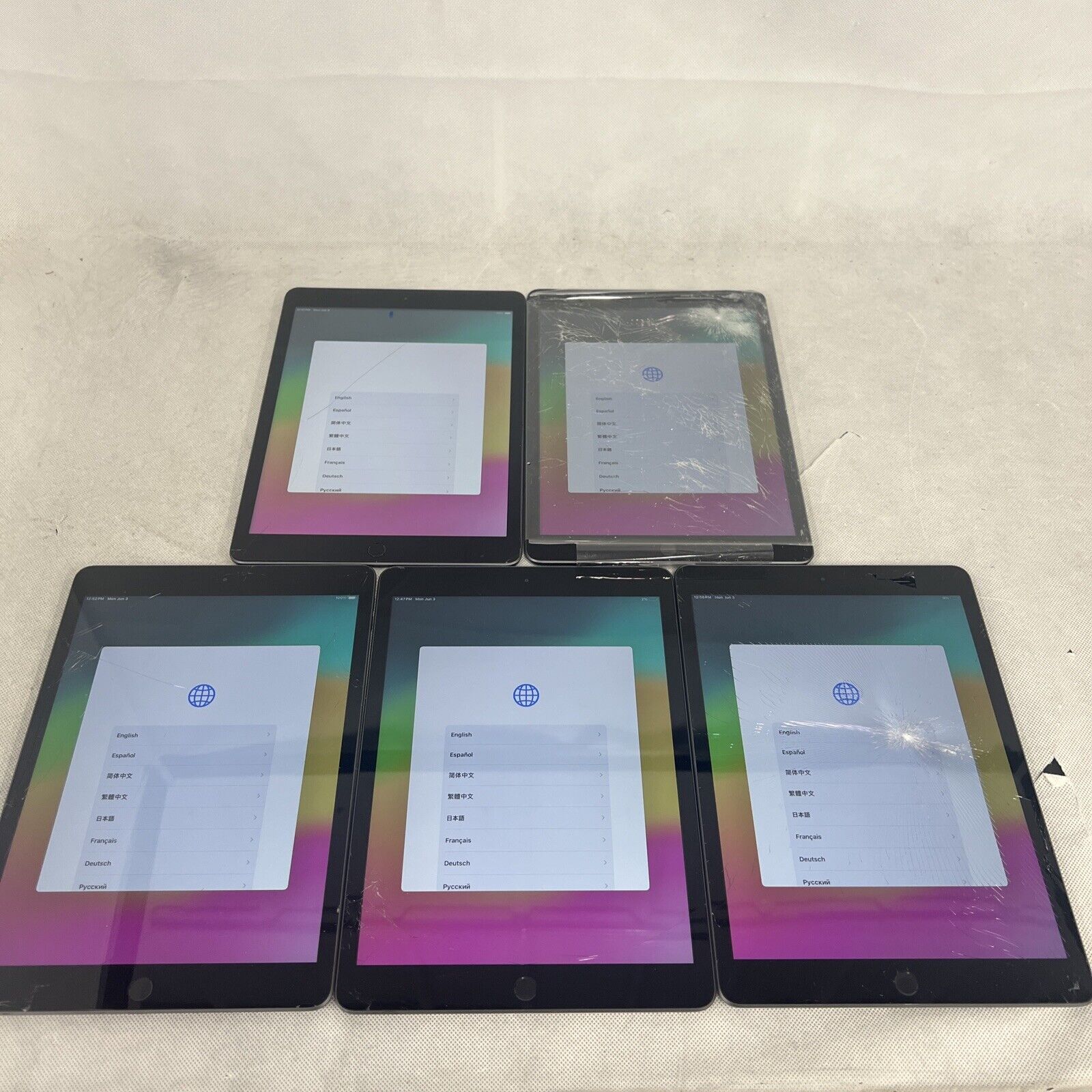 Lot of (5) **CRACKED** Apple iPad 7th Gen. 32GB, Wi-Fi, 10.2 in - Space Gray