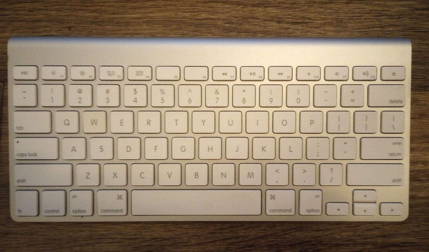 Apple A1314 imac magic keyboard silver with white keys mac wireless 