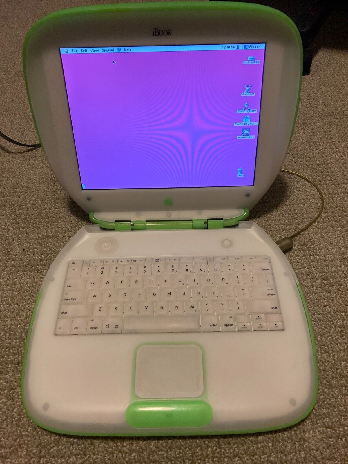 Vintage Apple iBook G3 366Mhz Clamshell Key Lime Green M6411 Firewire 64mb RAM