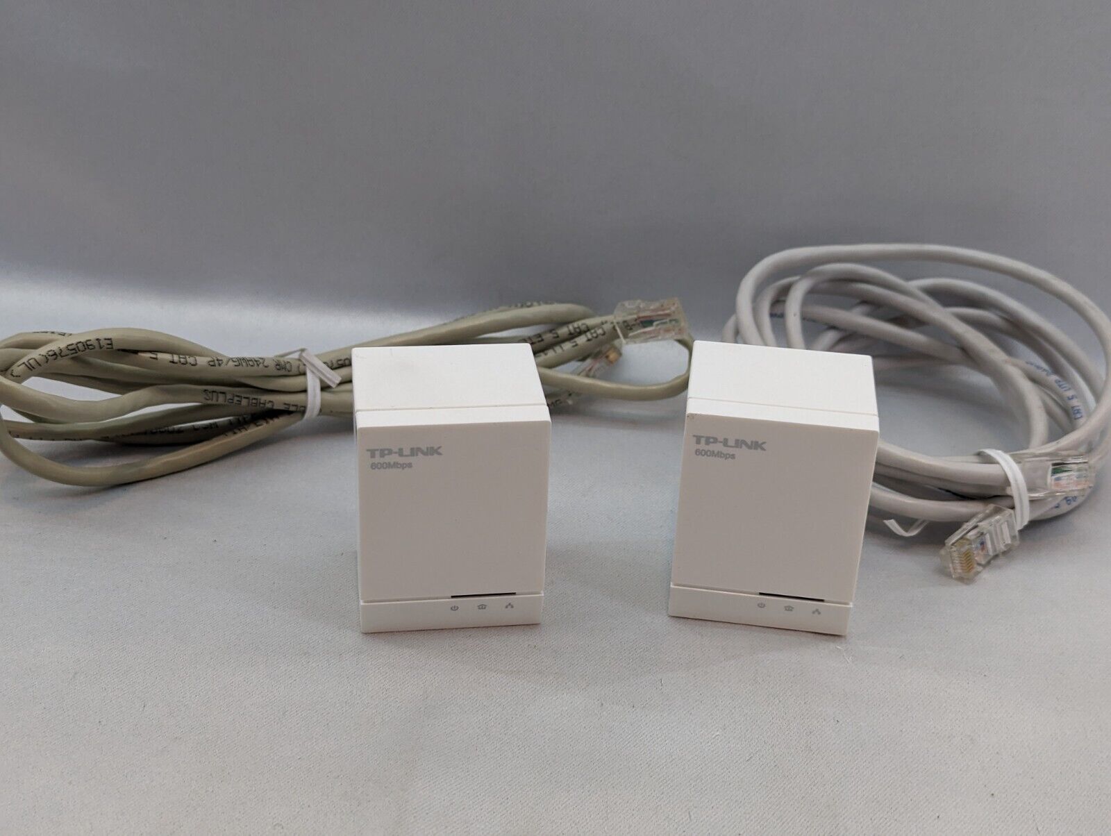 🔥Works🔥 2 x TP-LINK AV600 GIGABIT POWERLINE ADAPTER TL-PA6010 + Cables (C3)