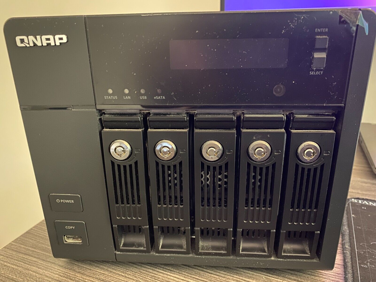 QNAP TS-569 Pro 5-Bay Network Attached Storage NAS with 5 x 4TB HDD