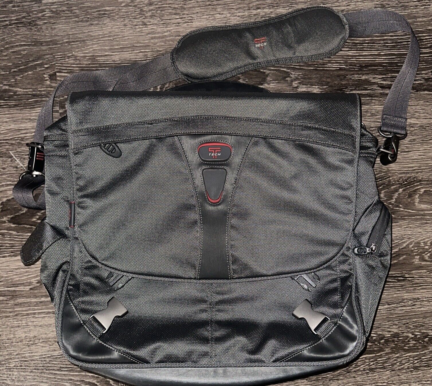 Tumi T-Tech Gray  Laptop Messenger Shoulder Bag Nylon