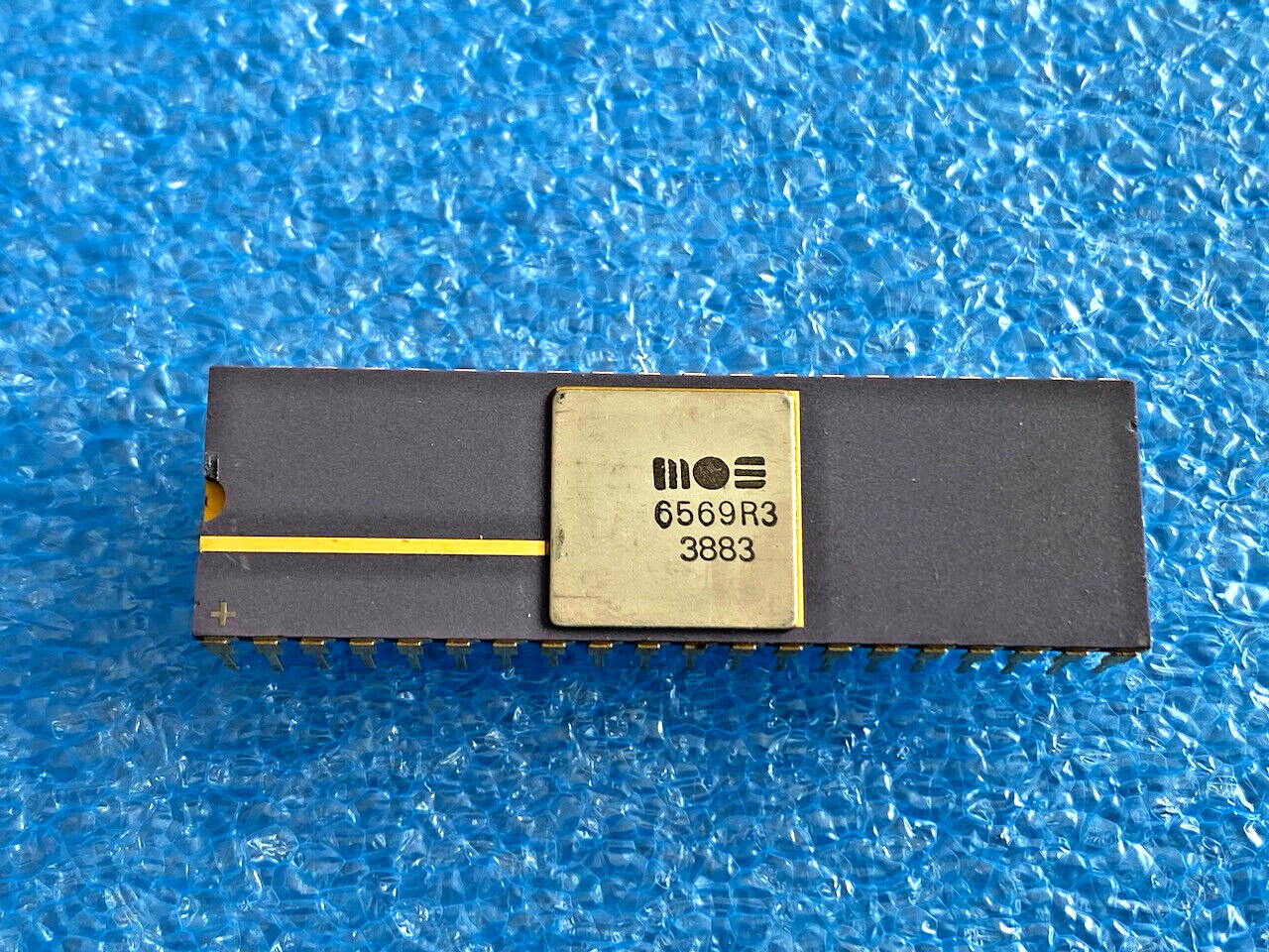 6569R3 Vic Video Chip Ic for Commodore C64, SX64, Ceramic Gold, Works #38 83
