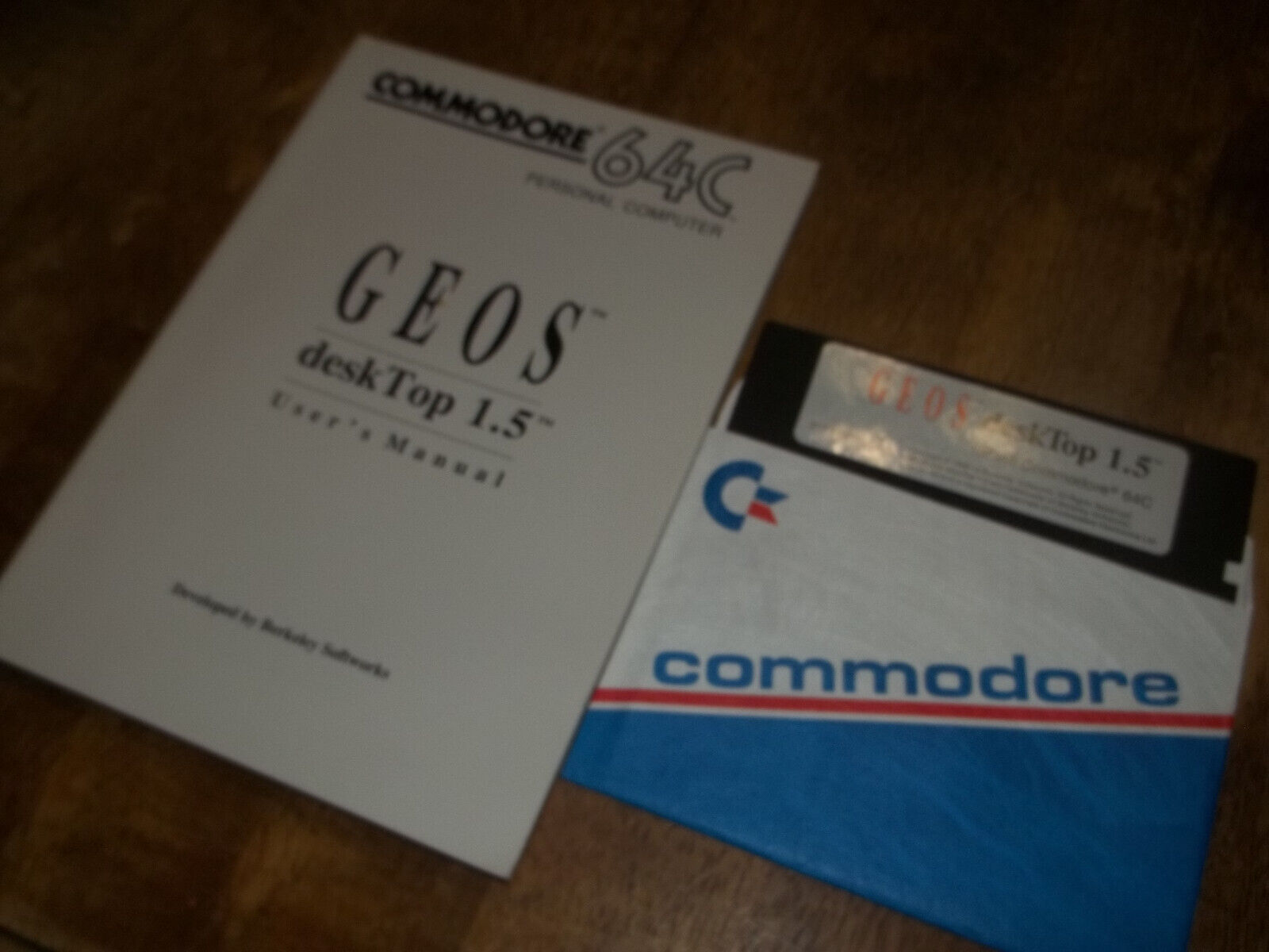 Vintage Commodore 64C GEOS Desktop 1.5 Users Manual, 1988 With Disk