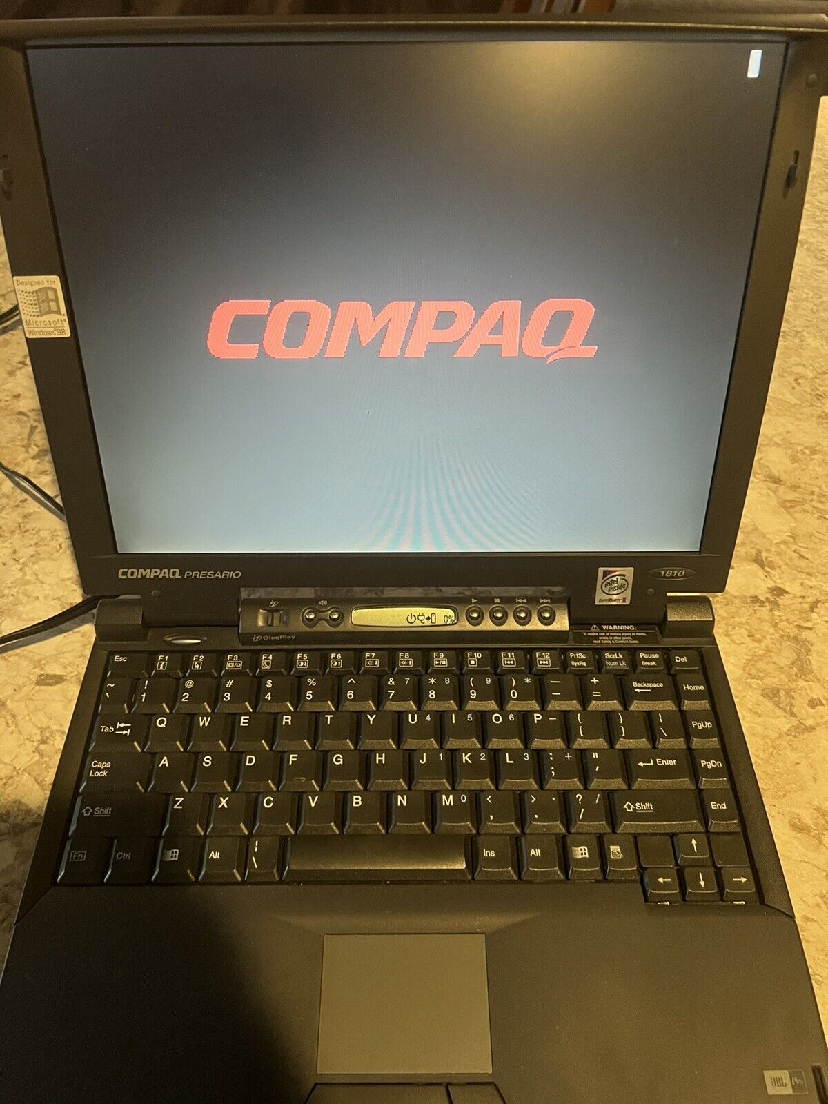 Vintage Compaq Presario CM2010 1810 Pentium Laptop +Case Logic Carrying Case