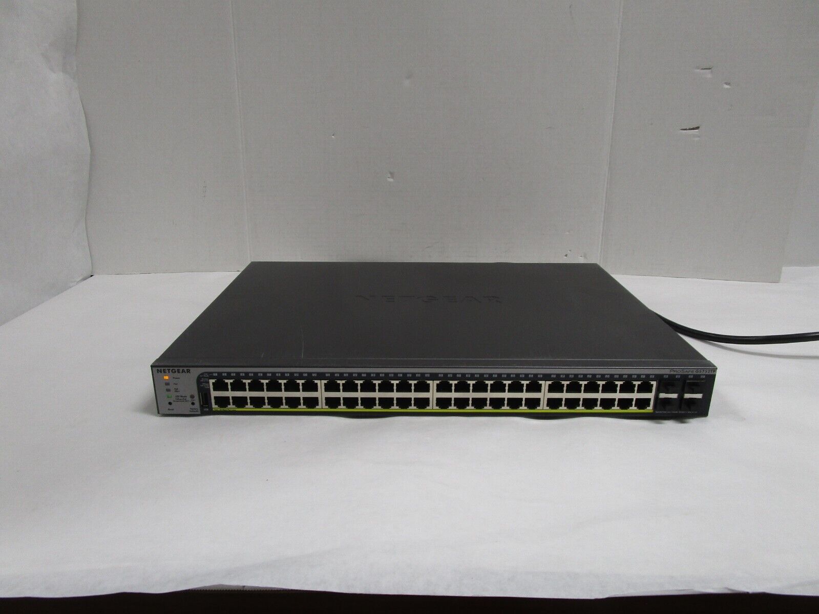 NETGEAR GS752TP V2 48-Port POE ETHERNET SWITCH USED SEE PHOTOS SHIPS FREE