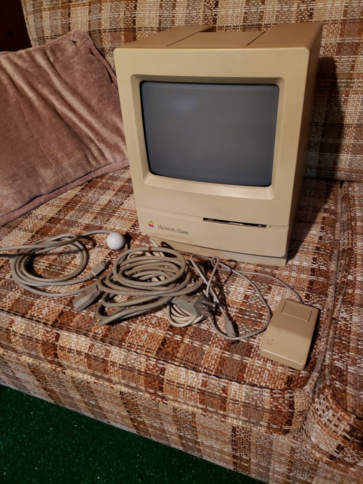 Apple Macintosh Classic Vintage Computer M0420 from 1990