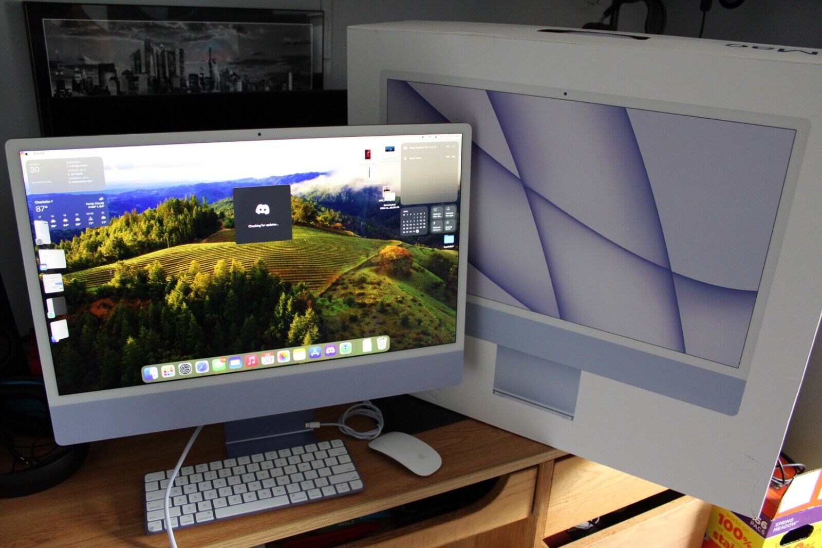 Apple iMac 24 (256GB SSD, Apple M1, 3.20GHz, 8GB, 8-Core GPU) Purple - MGPK3LL/A
