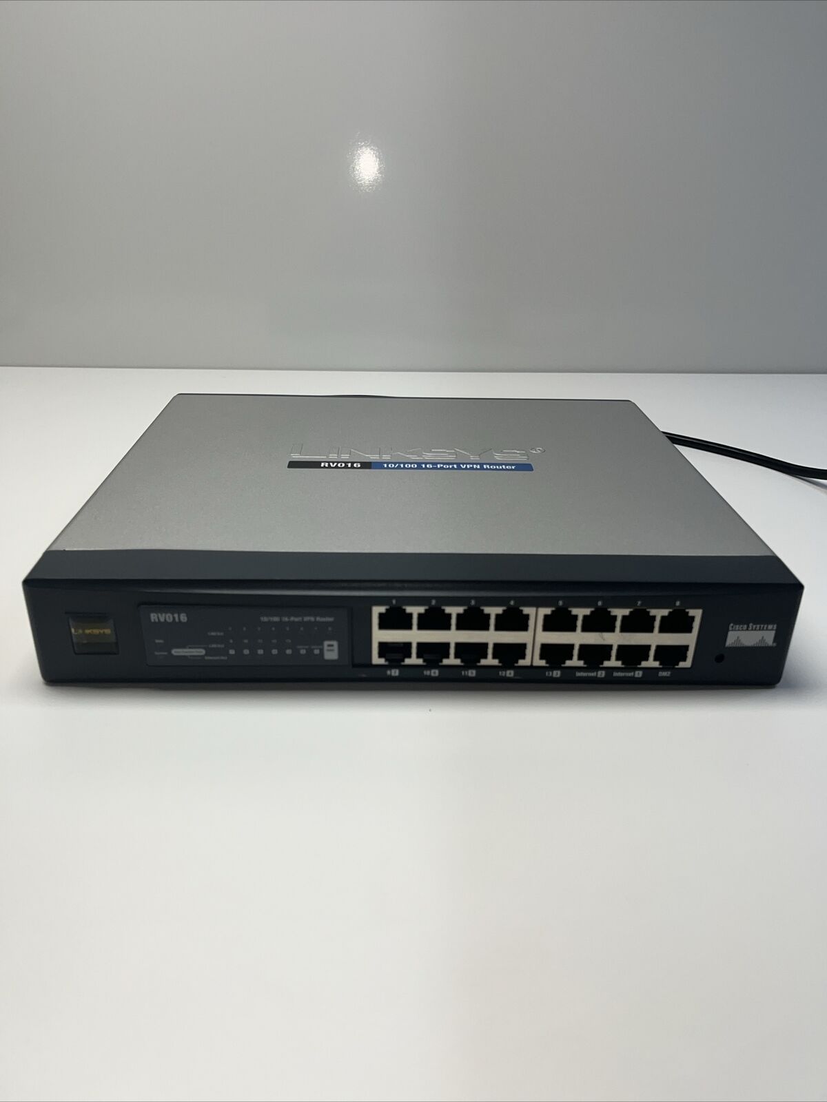 Cisco Small Business Linksys RV016 16 Port 10/100 Dual WAN VPN Wired Router