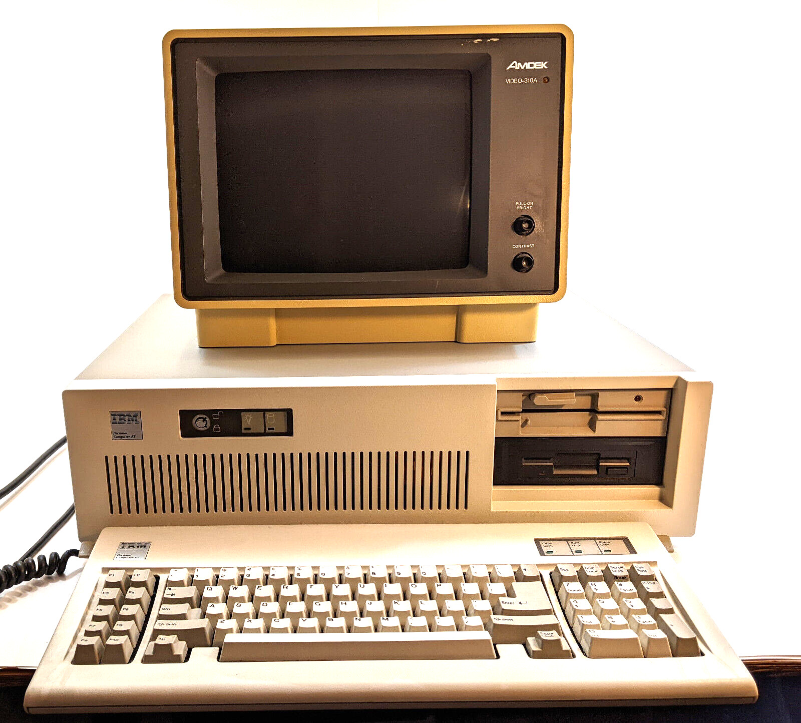 WORKING ORIGINAL IBM 5170 PC AT 2 Floppy Drives, Keyboard, AMDEK 310-A Monitor