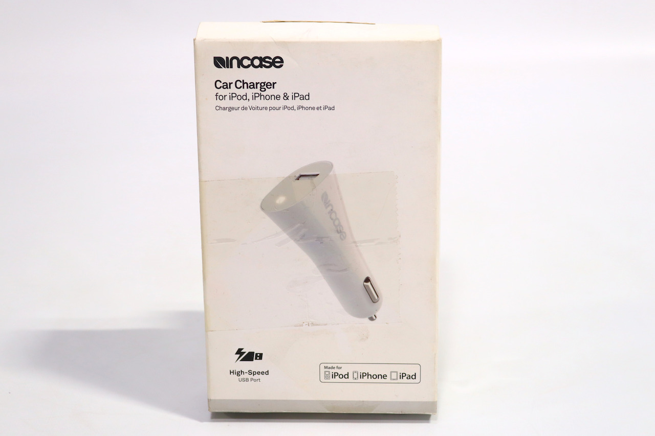 incase ec20034 incase 30-pin car charger for iphone & ipad - retail packaging