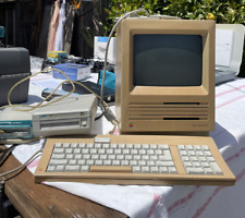 Macintosh SE w/Keyboards And Case picture
