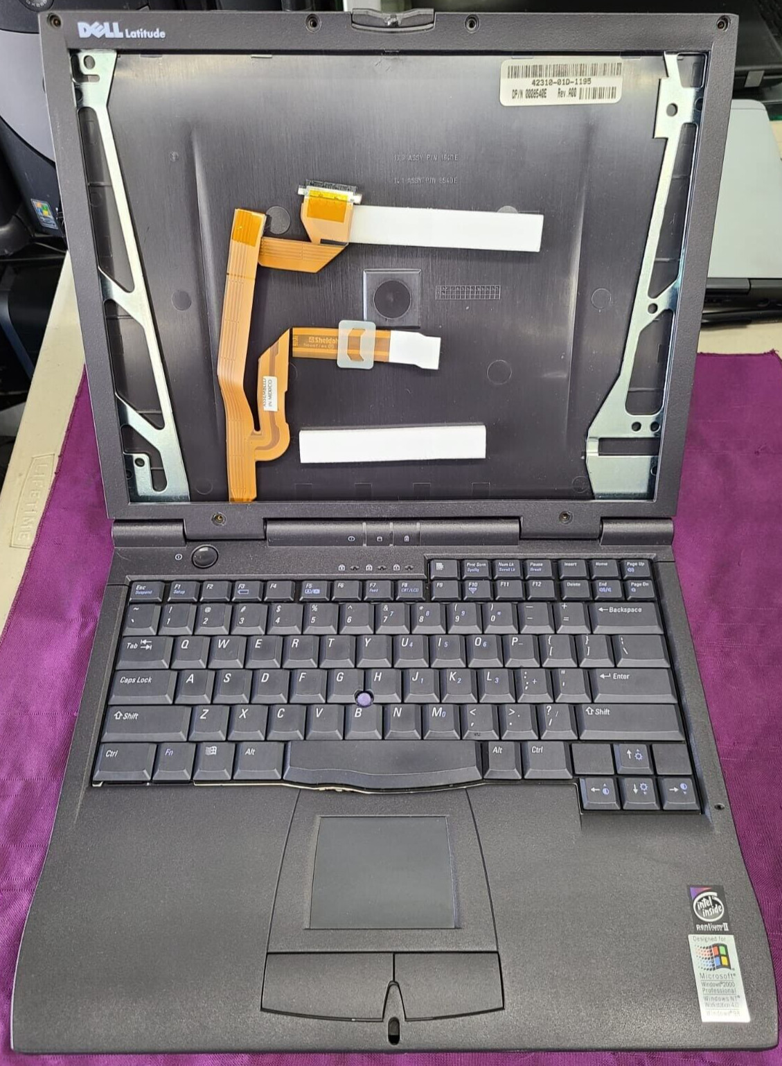 Vintage Dell Latitude CPI-R400GT / Pentium II - 400MHz / Memory 128MB