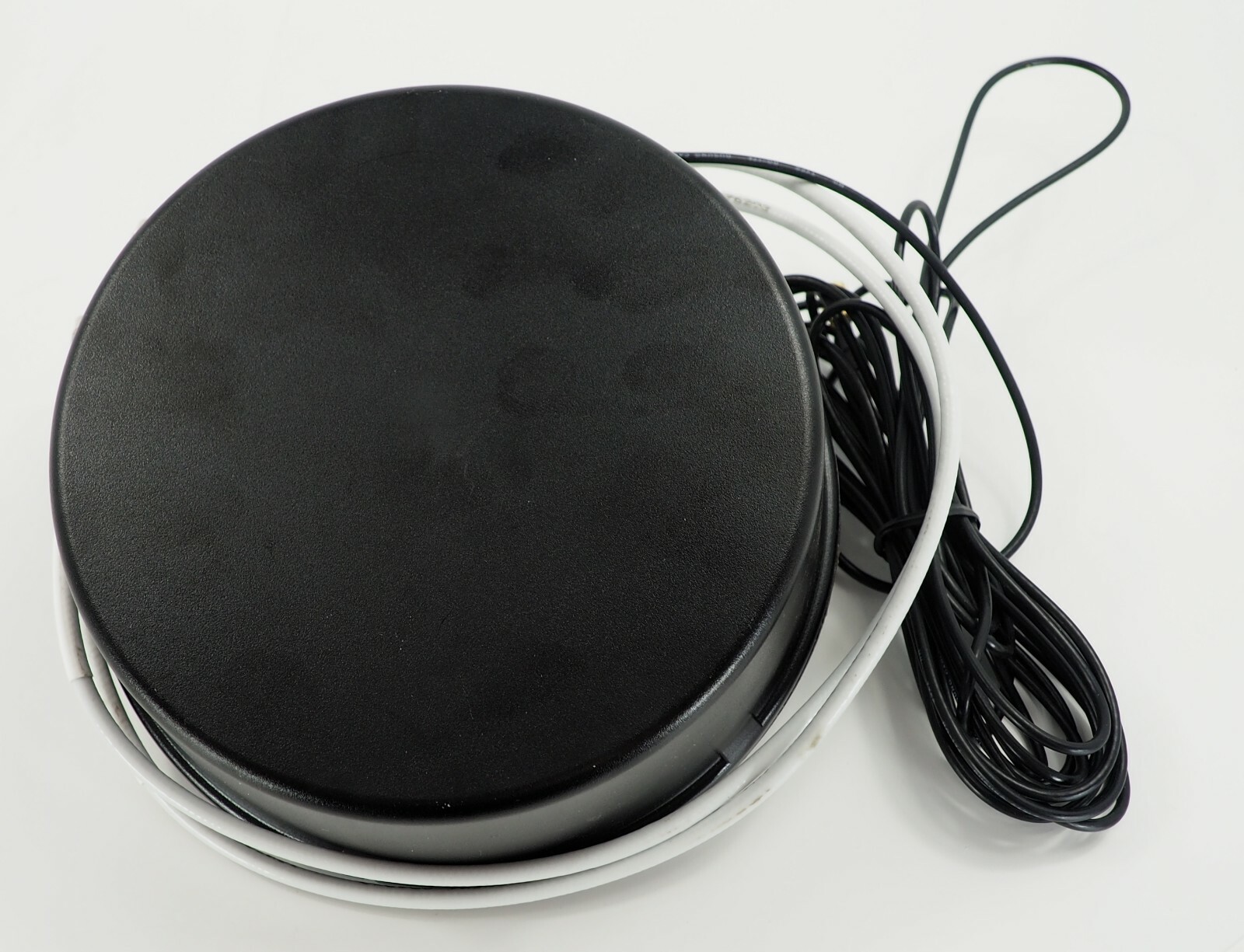 Cisco Cellular 3-in-1 Vehicle Mount Antenna (ANT-3-4G2G1-O)