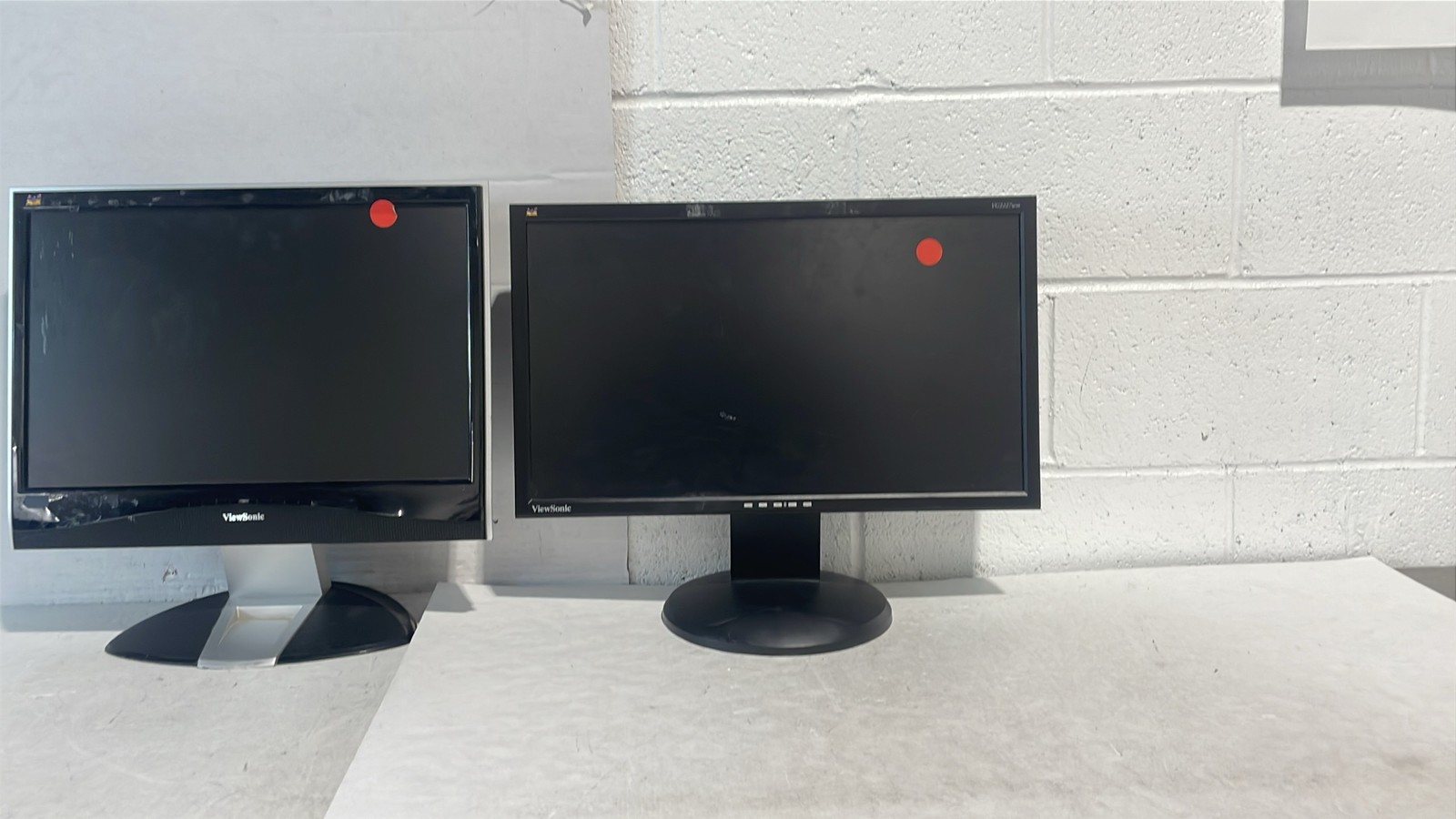 ViewSonic Monitors VG2227wm 2010 22" VX1935wm 19" LCD Display Lot of 2