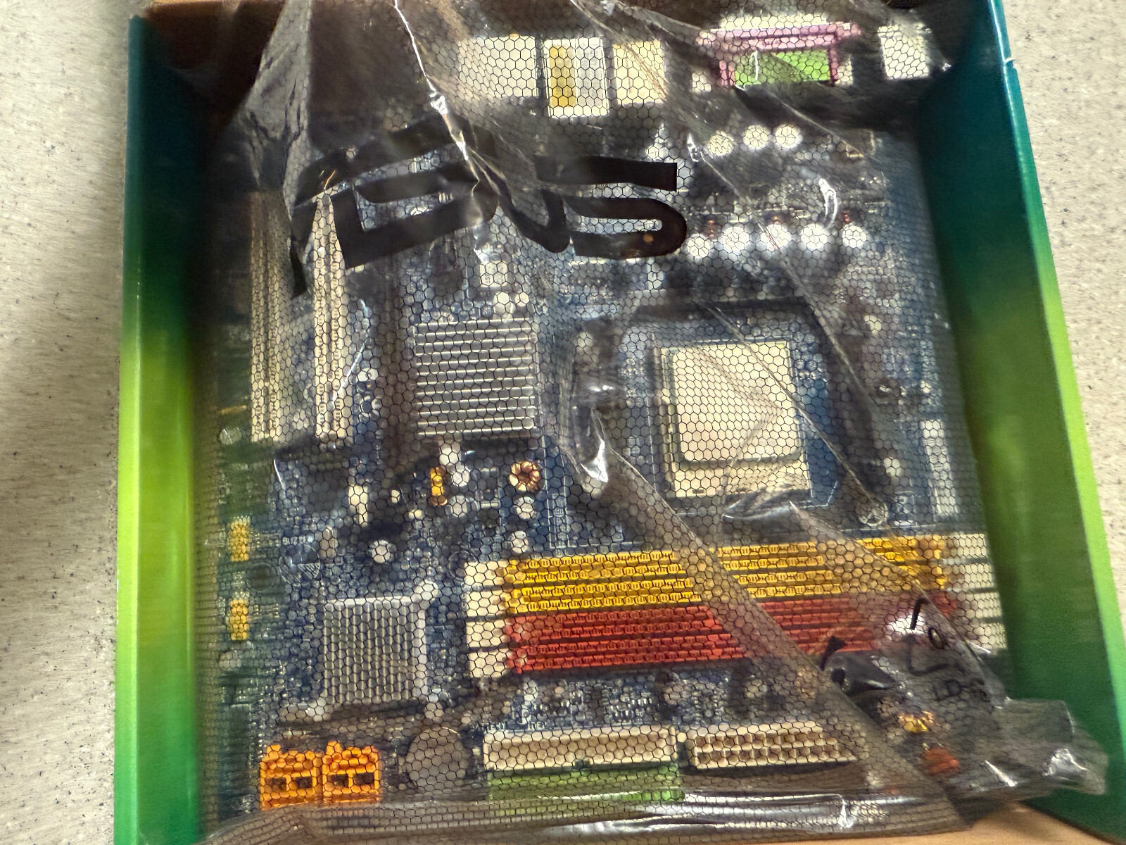 GIGABYTE GA-M51GM-S2G Motherboard w/ AMD CPU. WORKING