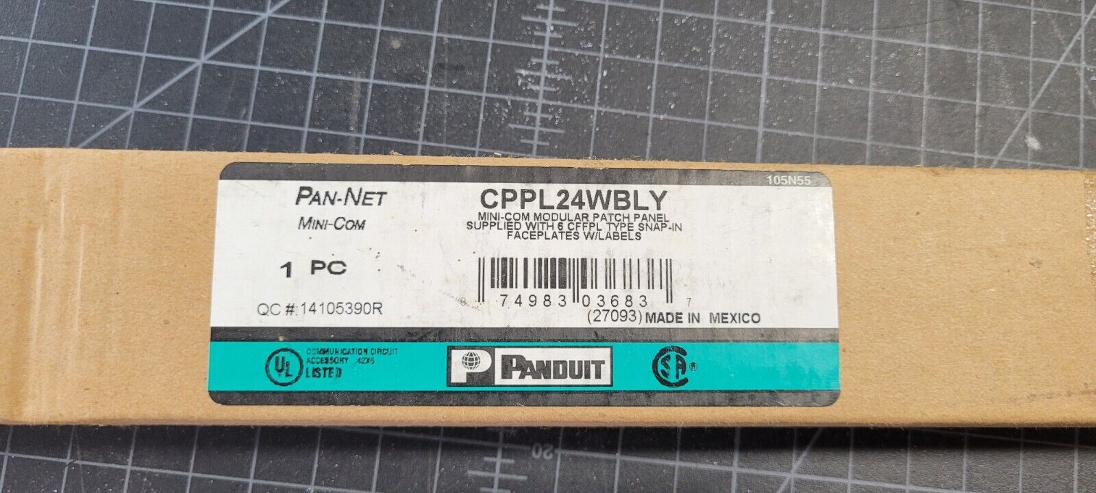 New Panduit Mini Com CPPL24WBLY Modular Patch Panel 