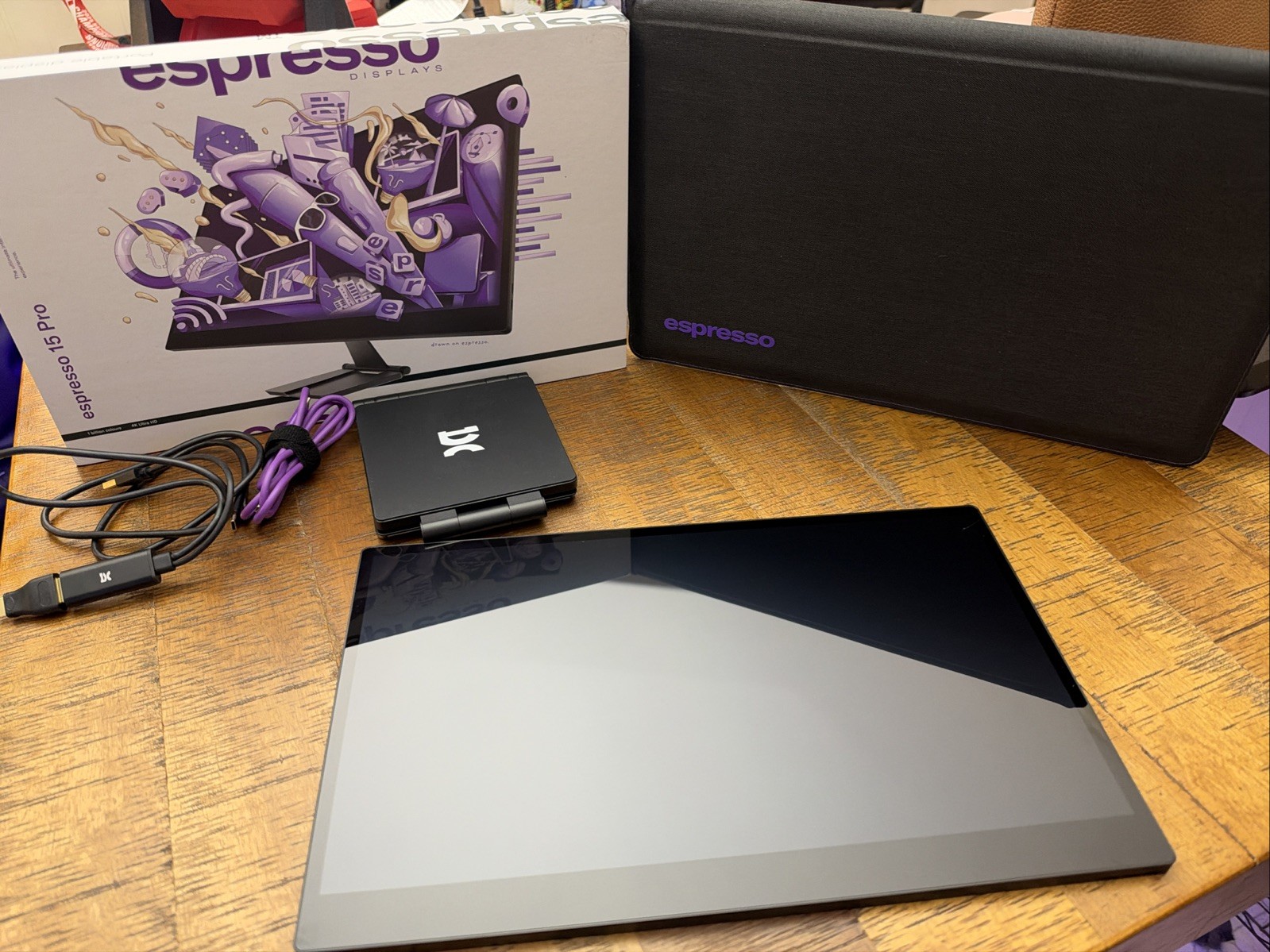 espresso Pro 15 4K multi-touch display with magnetic stand 15” With Accessories