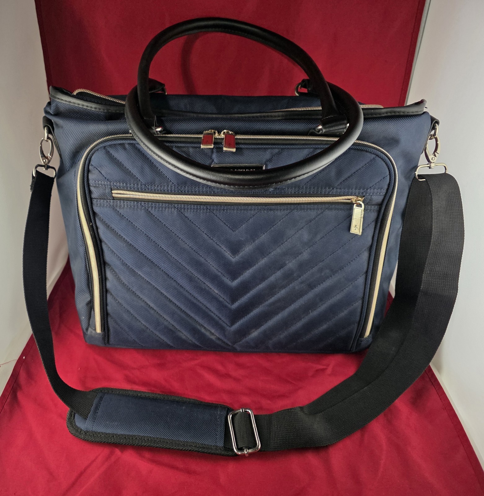 Kenneth Cole REACTION Chelsea Quilted Chevron 15" Laptop Adjustable Strap Navy 