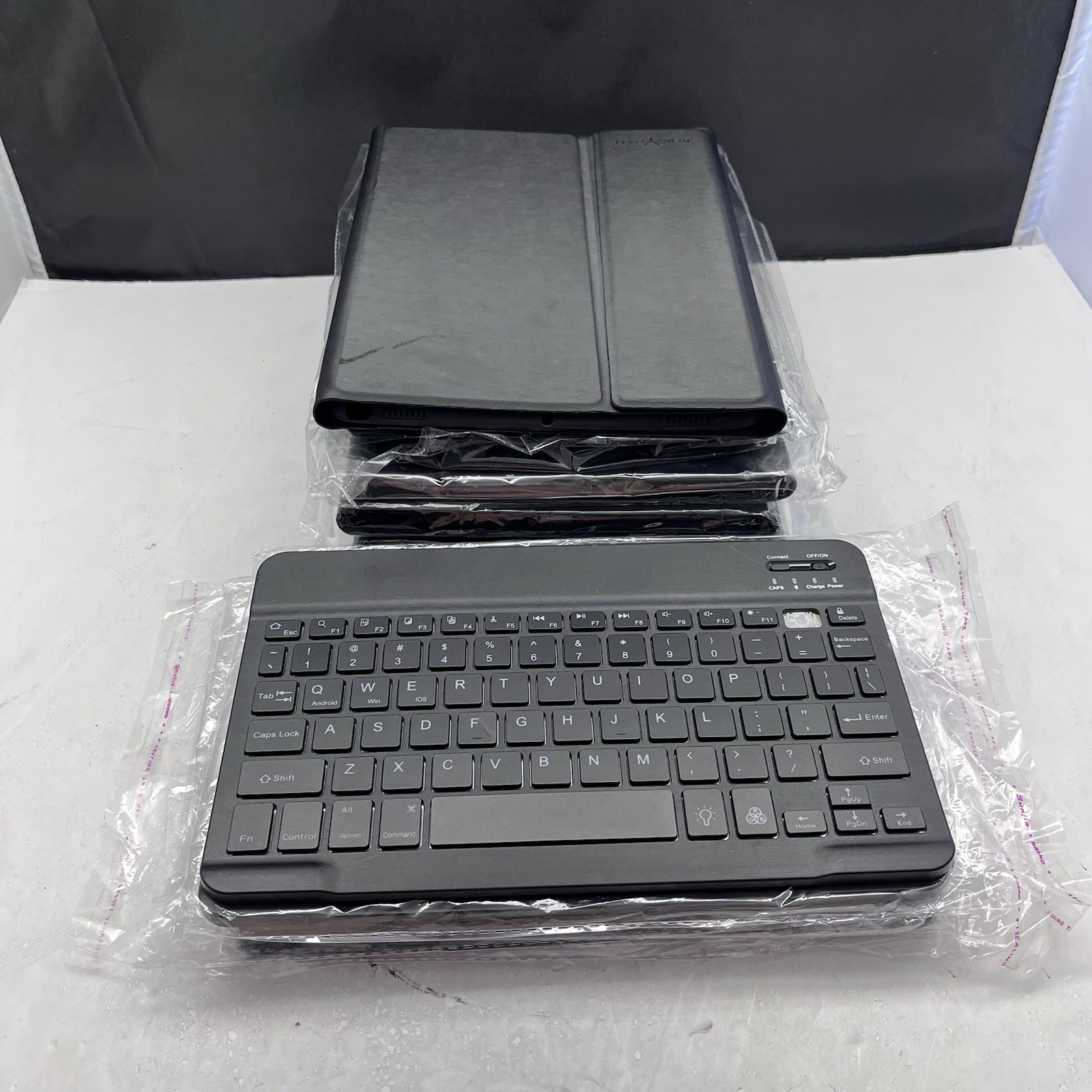 BORIYUAN Folio Case iPad 10.2" To 10.5" Bluetooth Keyboard Lot Of 6 Sold As Is