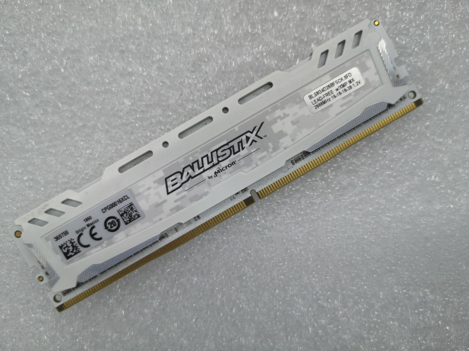 Crucial 8GB DDR4 2666 Desktop DIMM RAM by micron Ballistix XMP PC4-21300 288pin