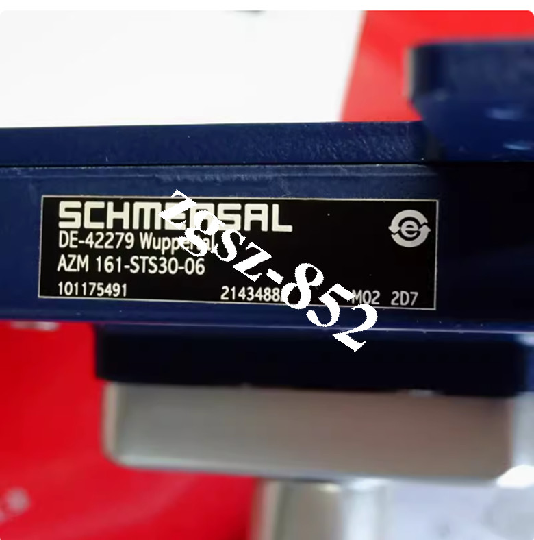 1pcs brand-new Schmersal 101175491 safety switch AZM 161-STS30-06