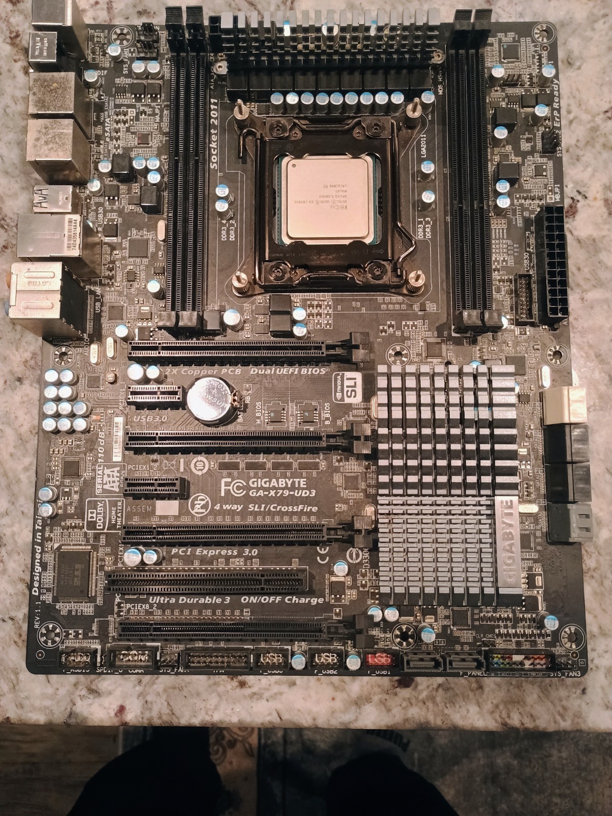 GIGABYTE GA-X79-UD3 X79 LGA2011 ATX DDR3 Motherboard + Xeon E5-1650 V2 Combo