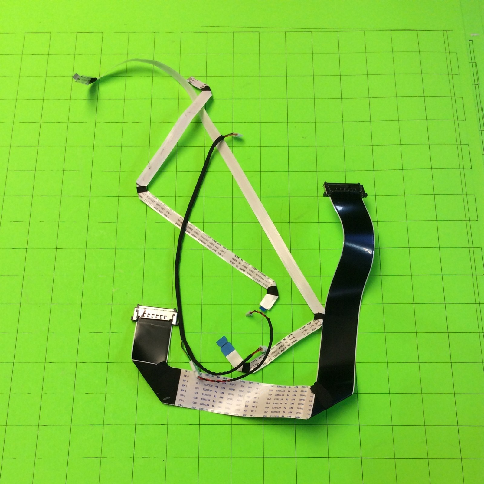 Msi G32C4X 3DA6 Monitor Multiple Internal Cable Wire