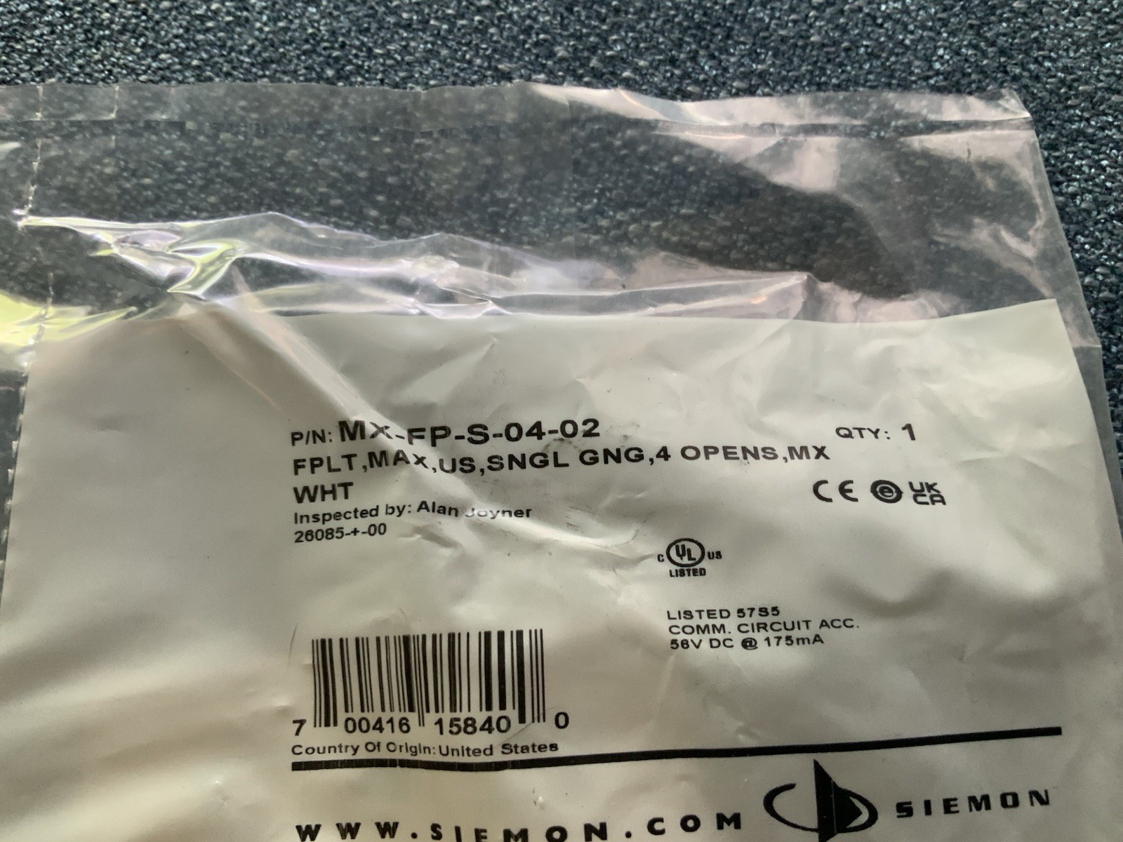 Siemon Max Single Gang MX-FP-S-04-02 Faceplate, 4 Port, White Qty 8