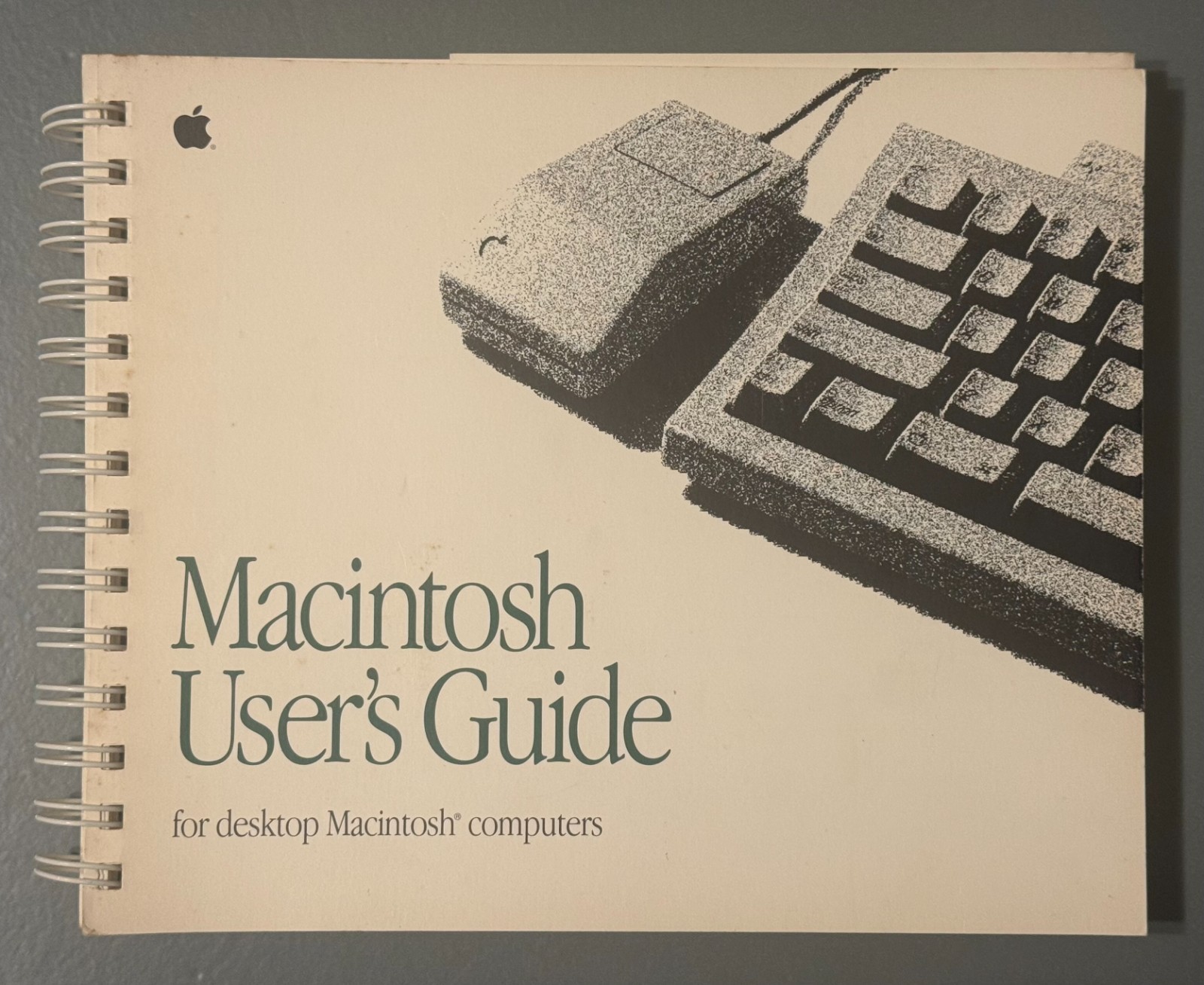 Vintage Apple Macintosh User’s Guide (Mac SE Era) - 