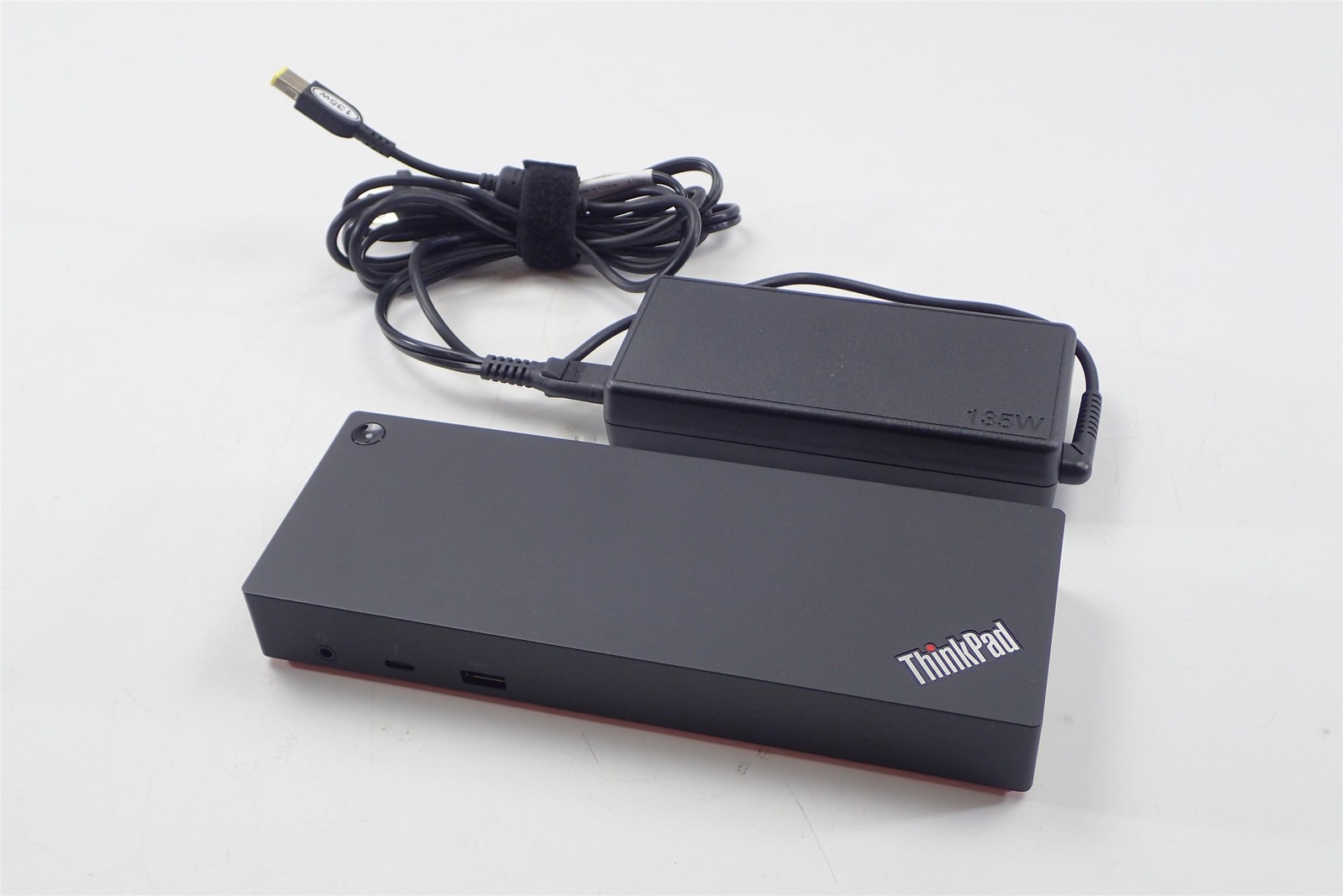Lenovo 40AC ThinkPad Thunderbolt 3 Docking Station DBB9003L1 w/ 135W AC