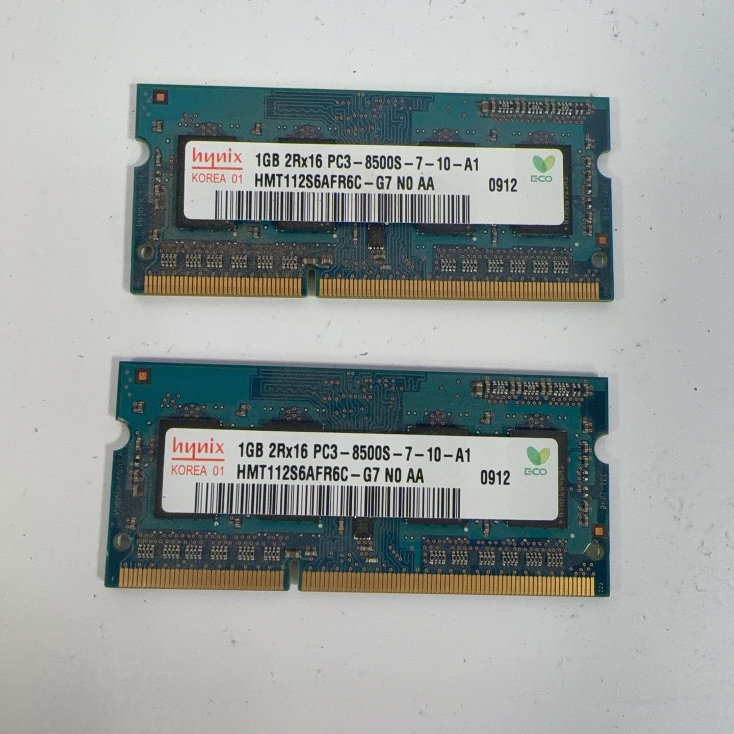 Hynix 2GB 2x1GB DDR3-1066 PC3-8500S SO-DIMM Laptop RAM HMT112S6AFR6C-G7 Kit