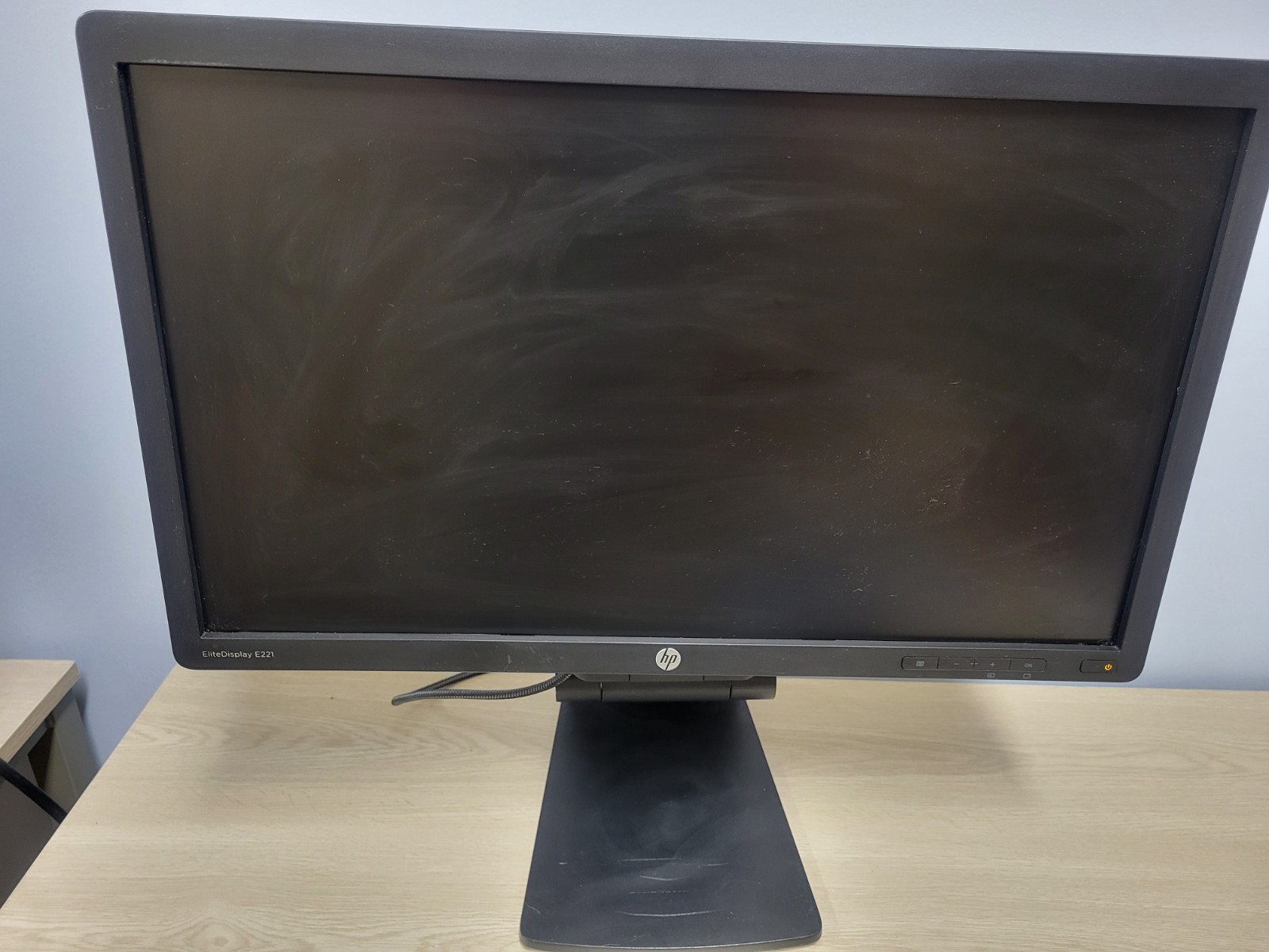 HP EliteDisplay E221i 21.5" Widescreen 1920x1080 IPS LED Monitor