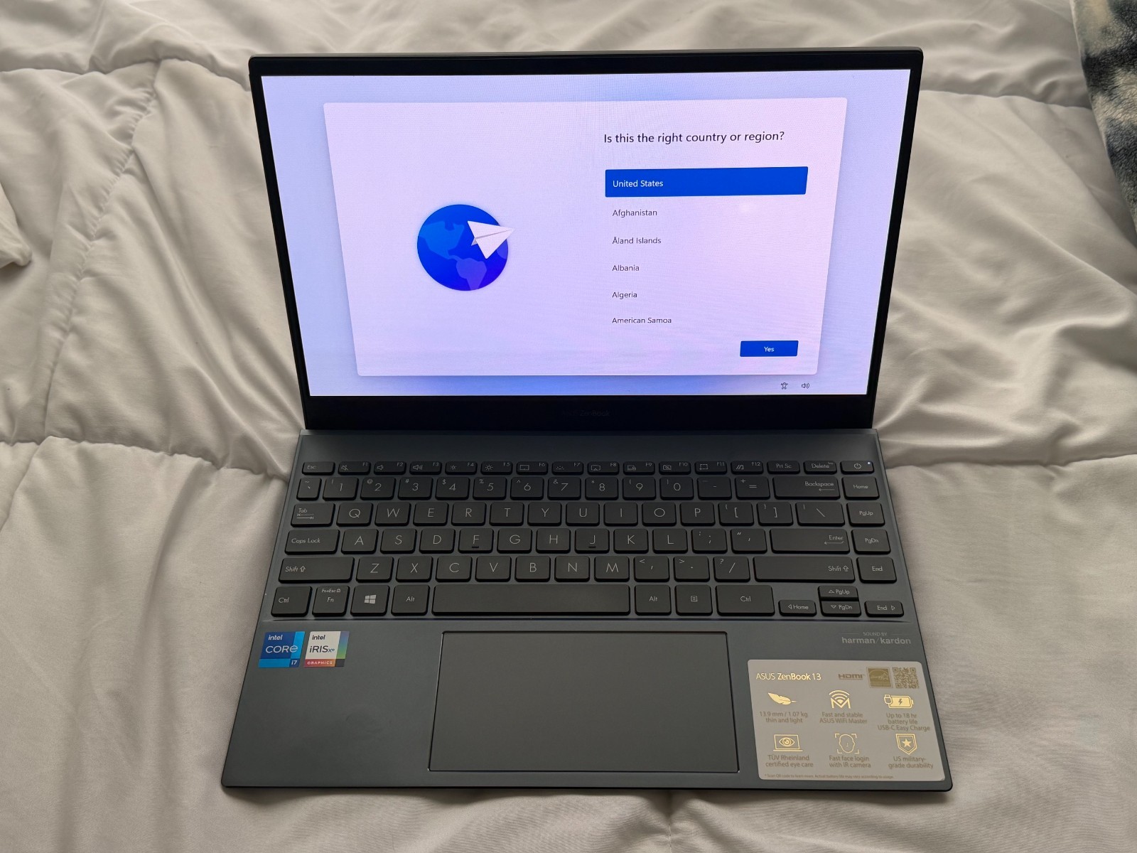Asus Zenbook 13 OLED  i7-1165G7/8GB/512GB SSD/Win11 Pro-NEW Battery & Charger
