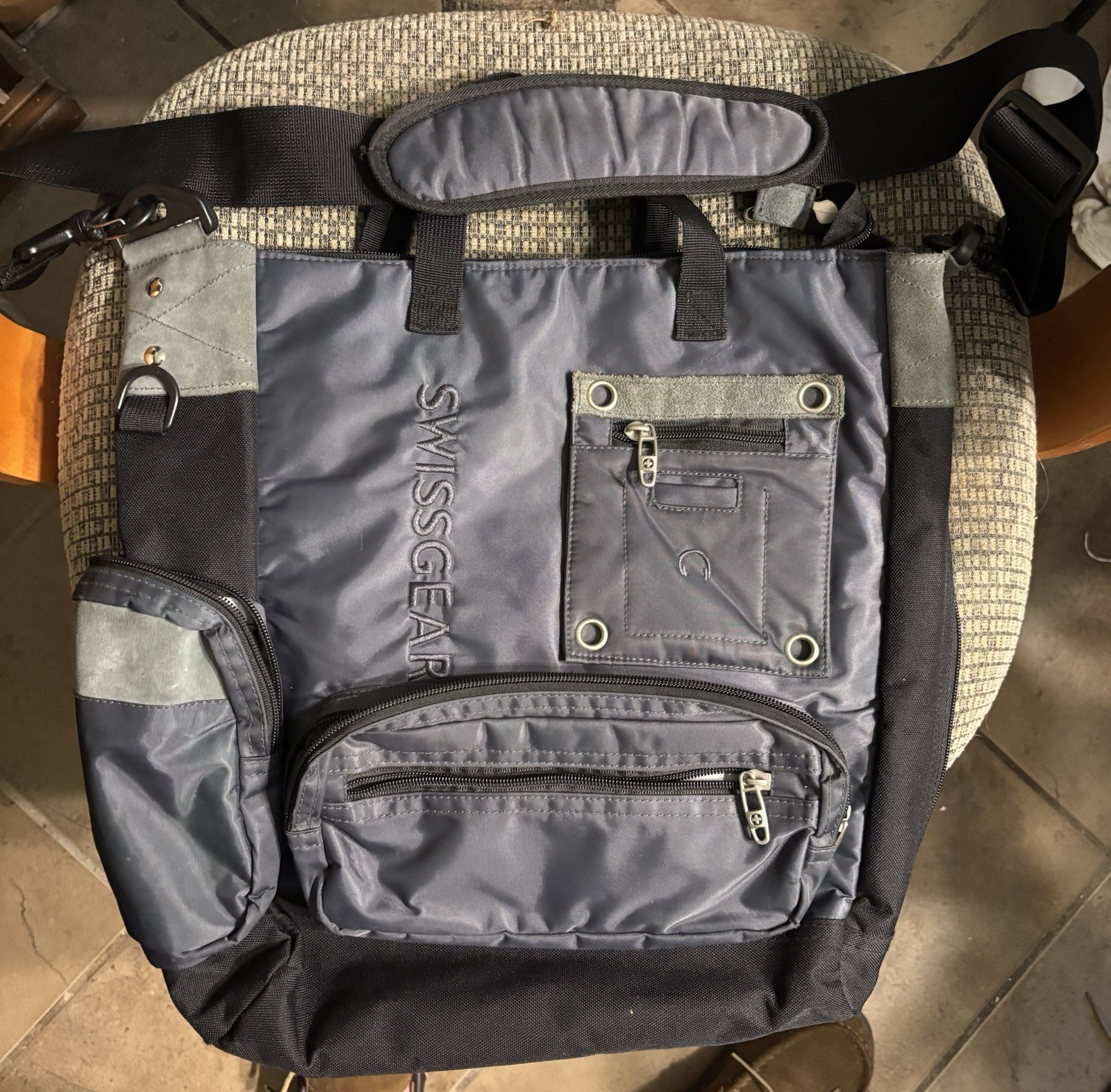 SwissGear by Wenger Laptop Messenger Bag Nylon & Leather Black & Grey 16" EXC