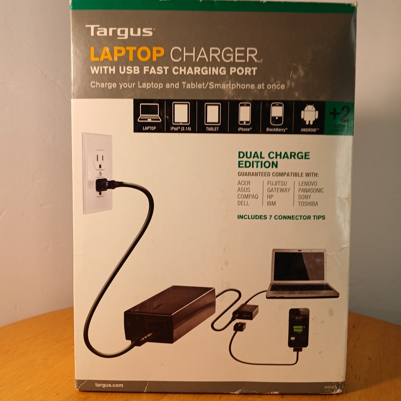 90-Watt Universal LAPTOP CHARGER + USB Targus APA32US Tablet Smartphone Charger