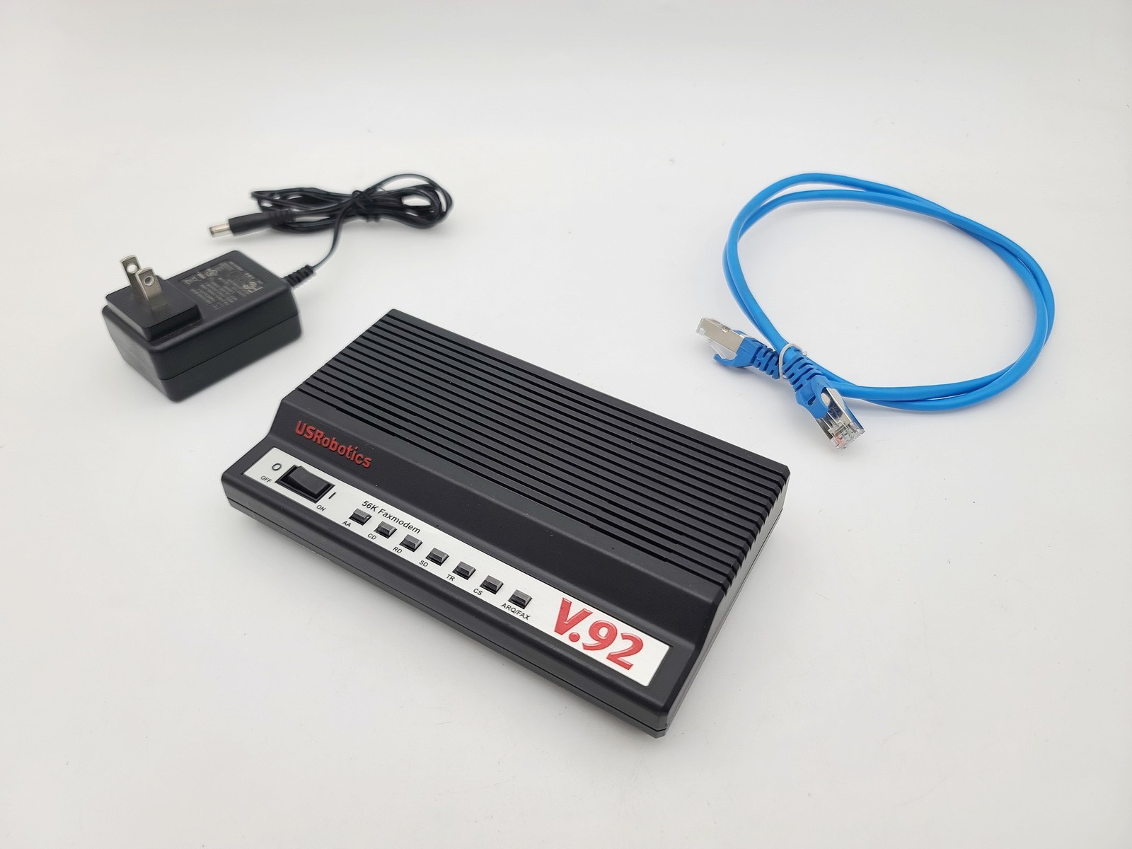 USROBOTICS USR5686G 56K V.92 SERIAL CONTROLLER EXTERNAL FAXMODEM V.90 W CABLE