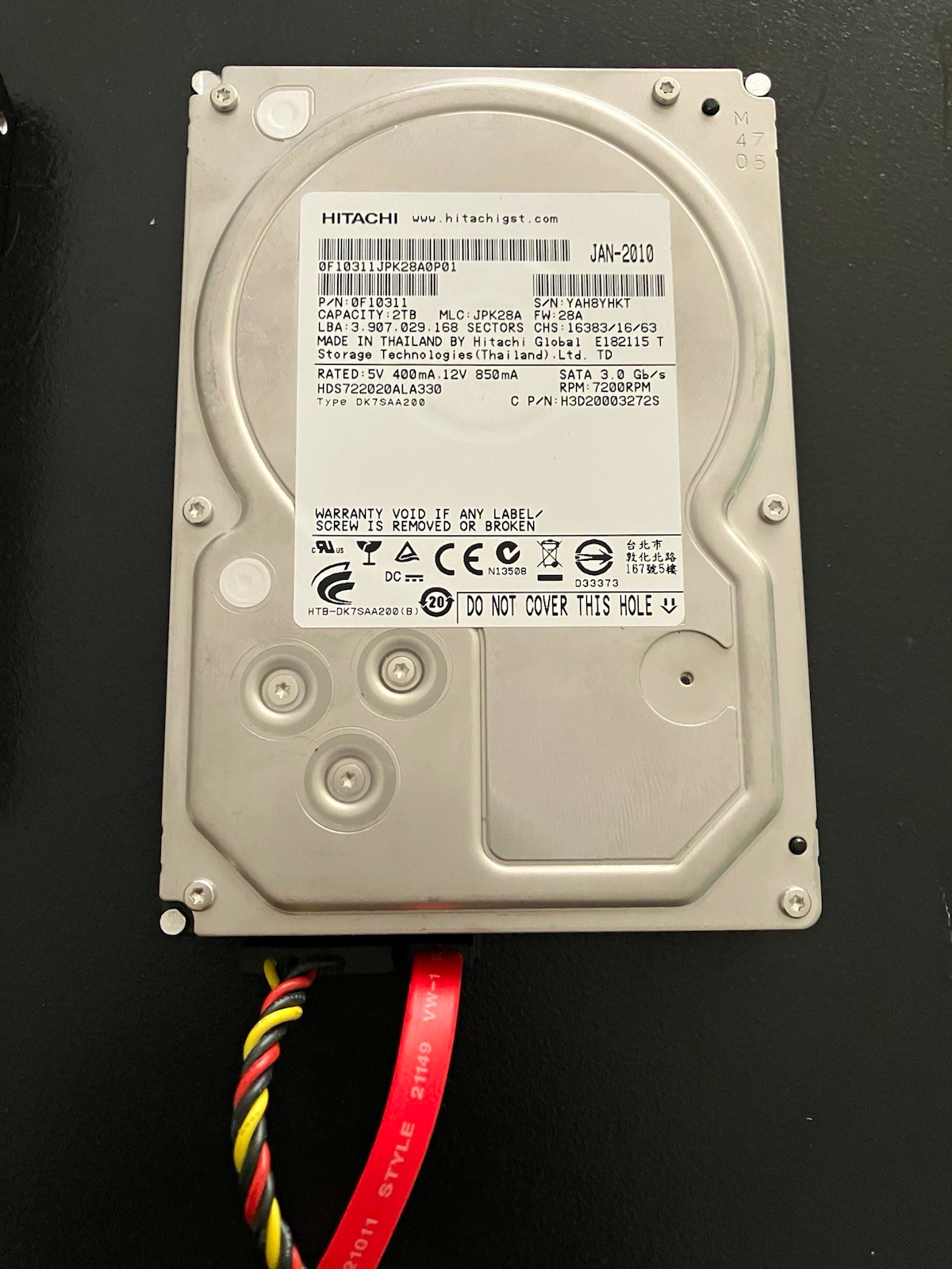 (2) Hitachi Deskstar 2TB 3.5" SATA 3Gb/s 7200RPM 32MB HDD HDS722020ALA330