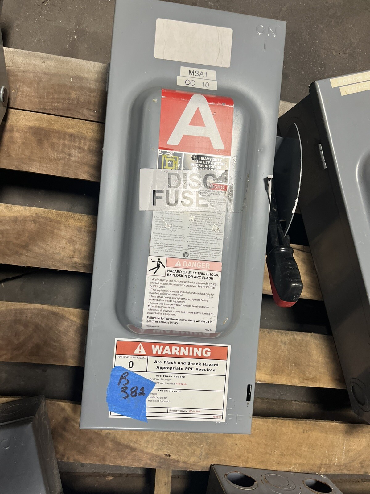 Square D H363N 100AMP Fusible Safety Disconnect with Enclosure- B 382
