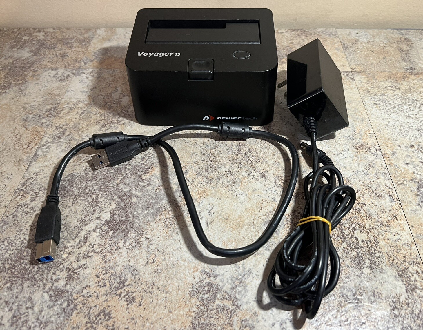 Newer Technology - Voyager S3 - USB 3.0 / 2.0 SATA I/II  - Hard Drive Dock