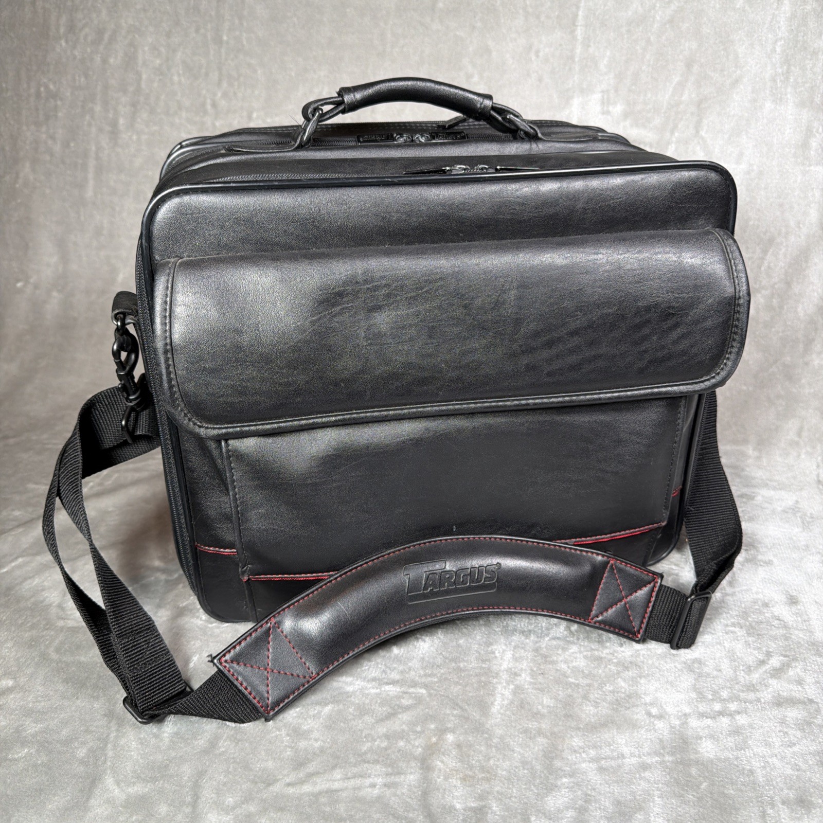 Targus Black Leather 2 Laptop Computer Messenger Bag w/ Shoulder Strap | Vintage