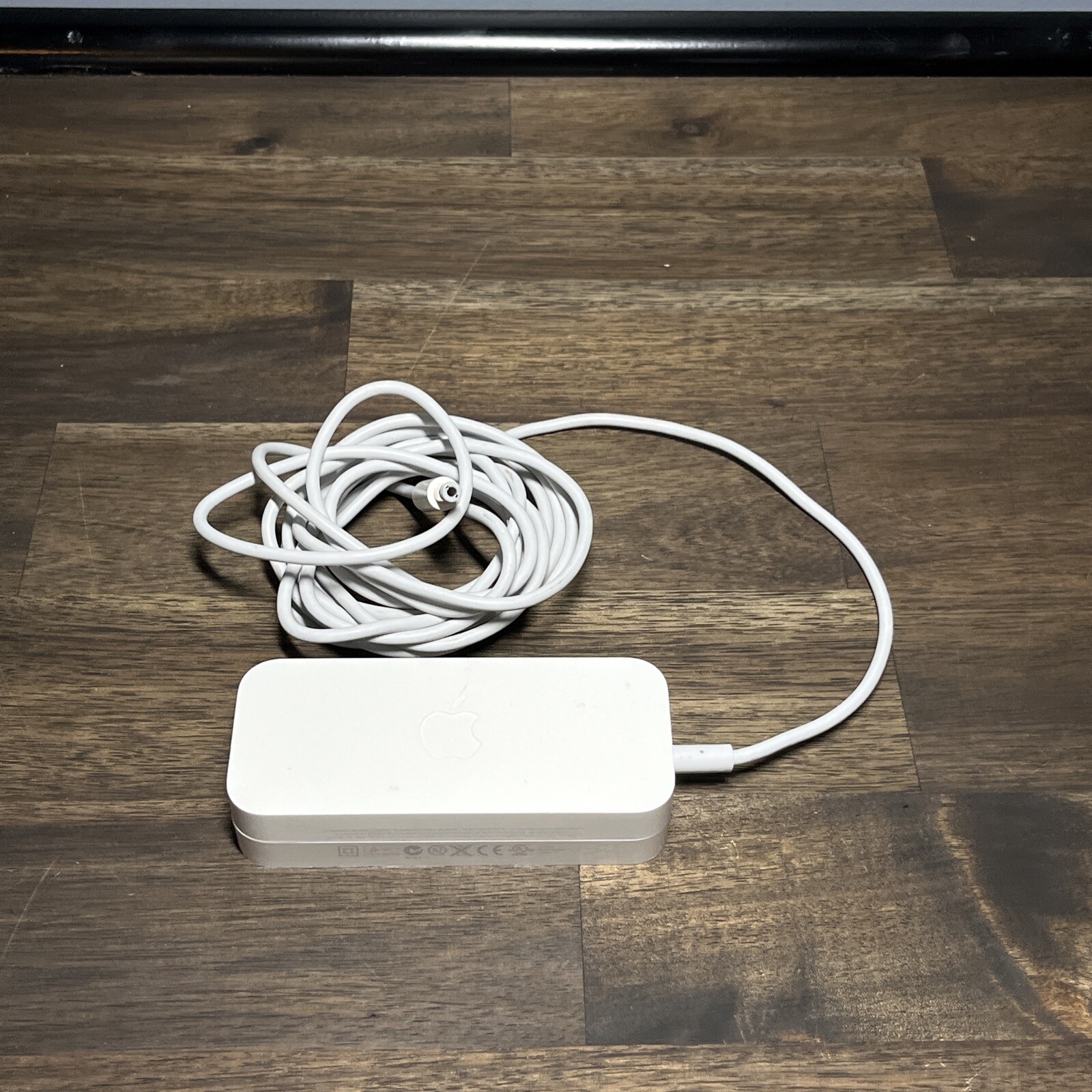 Genuine OEM Apple A1202 Charger 12V 1.8A 22W AC Adapter For Airport Extreme