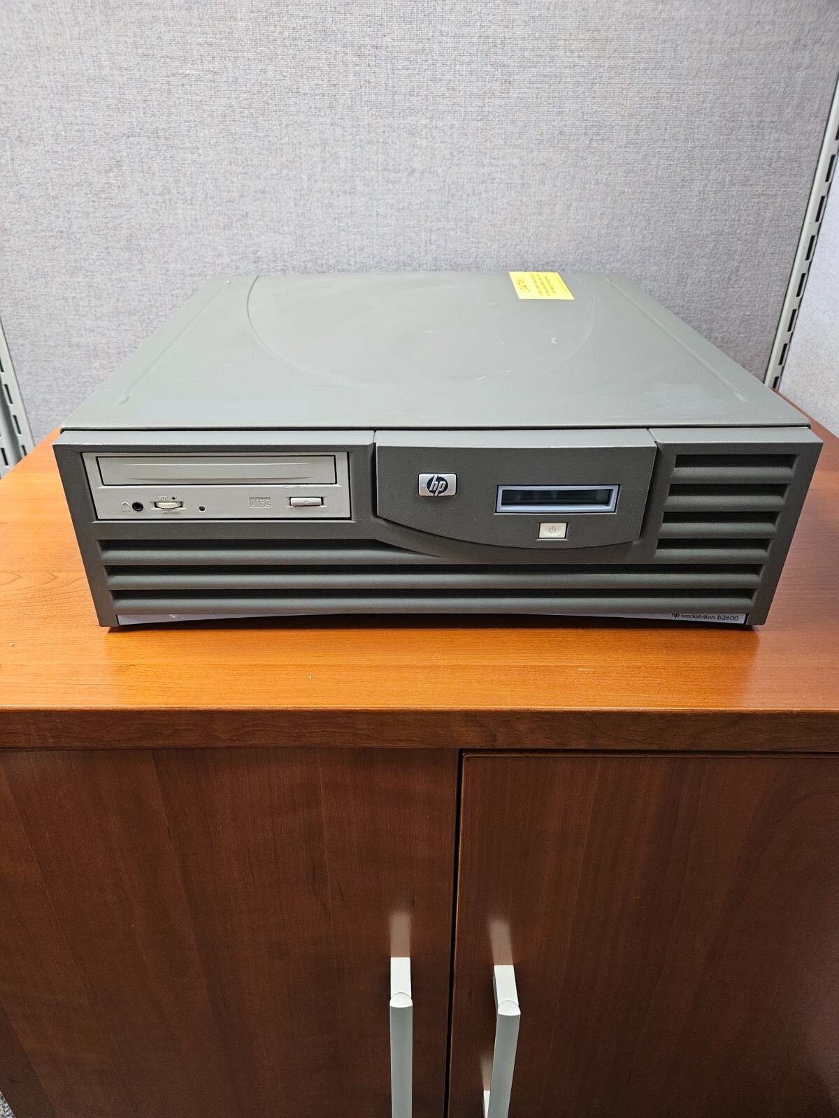 HP B2600 A6070A with No Motherboard  ***No systemboard***