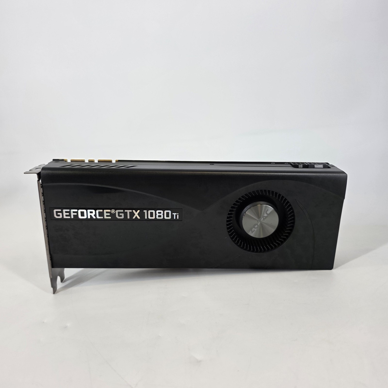 ZOTAC Blower GeForce GTX 1080 Ti 11GB RAM - Graphics Card - Board Residue