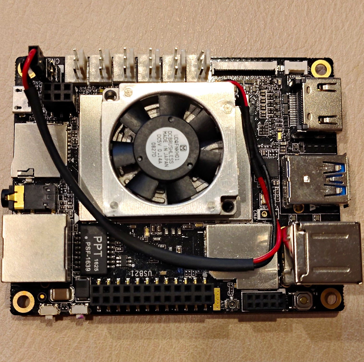LattePanda - a Powerful Windows 10 Mini PC 4GB/64GB with Enterprise License V1.0