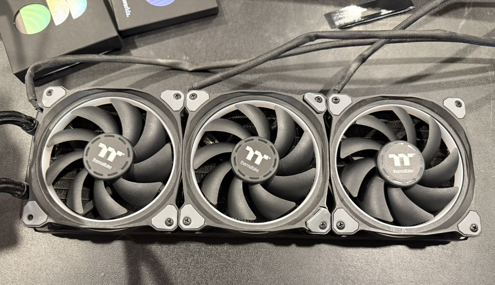 Thermaltake  CL-W158-PL12SW-A Floe Ring RGB 360 TT CPU Water-Cooling