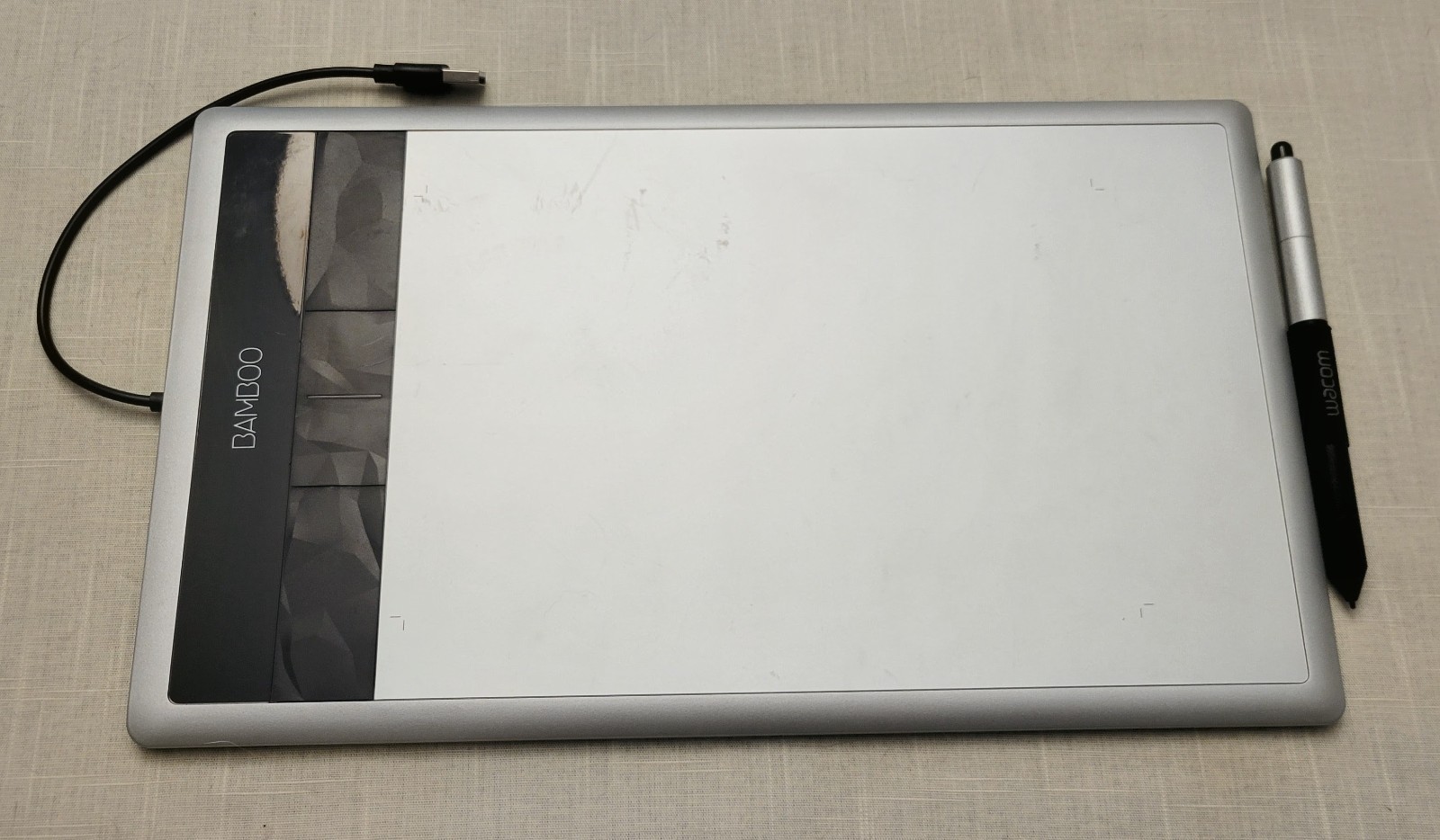 Bamboo creative CHT-670 drawing tablet with Stylus and USB cable