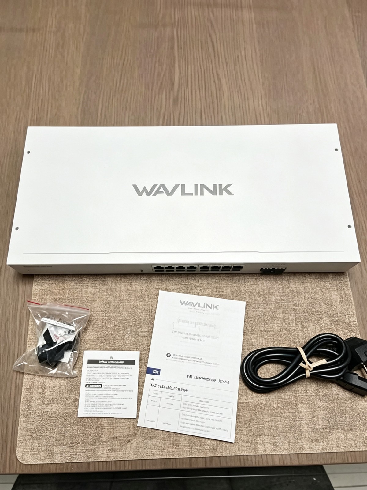 Wavlink 18 Full Gigabit Ports Switch 16 PoE+ 2* 1000Mbps SFP Uplink 250W Total