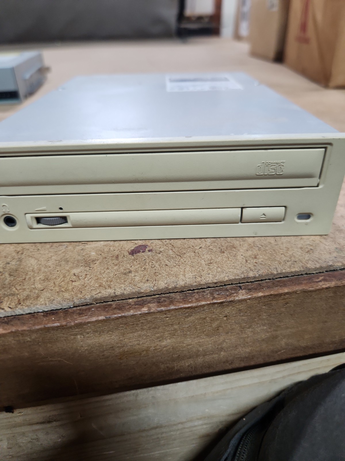 Vintage 1996 Teac CD-512E-002 Internal IDE CD-ROM Drive 19770180-02 Beige