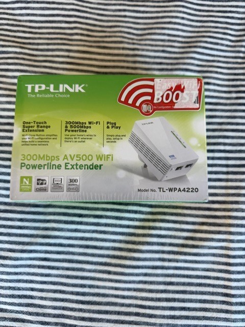 TP-Link Wifi Powerline Extender - 300 Mbps AV500 WiFi Powerline Extender